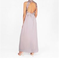 Abendkleid  mit einem Neckholder-Ausschnitt / Spitze R1260